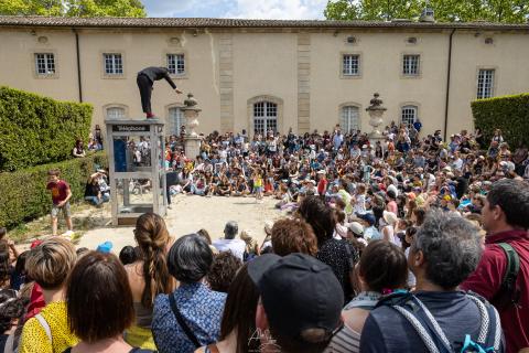 Image Saperlipopette 2022 En dérangement château
