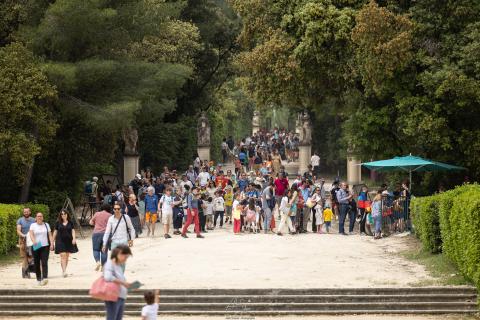 Image Saperlipopette 2022 Foule Micocouiliers Château 2