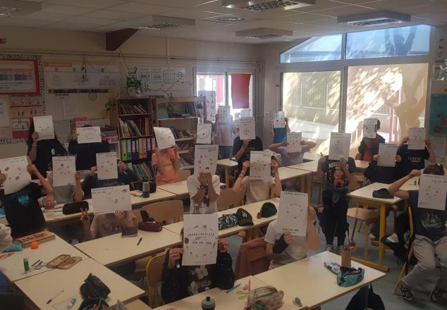 Photo éléves de Clapiers affiches Saperlipopette 2