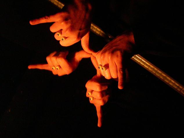 Si deux mains m'étaient contées